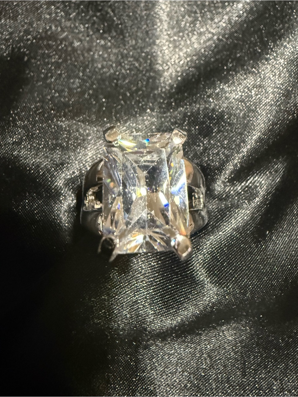 💍 Massive Emerald-Cut Clear CZ Accent Cocktail Ring - 925 Sterling Silver